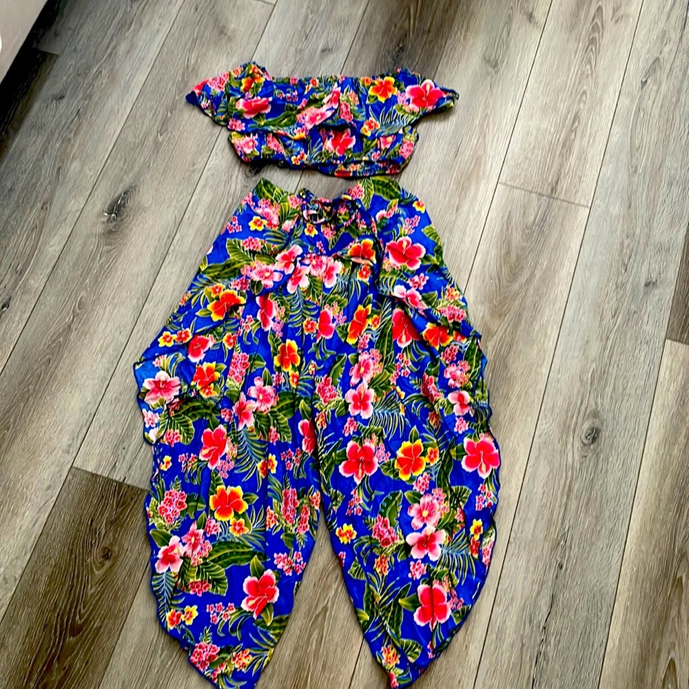 Tropical outfit